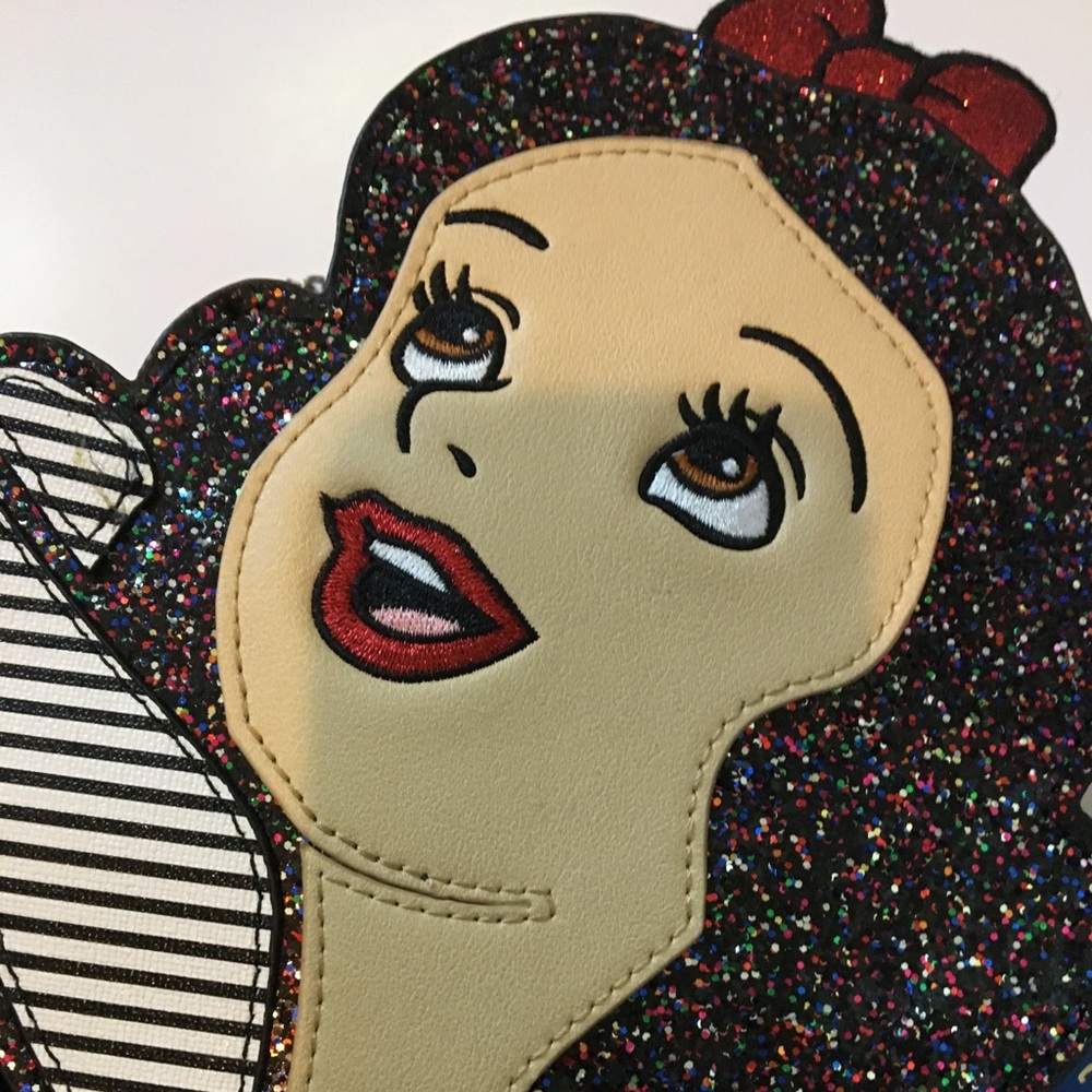 Danielle Nicole Snow White and Poison Apple Bags - Picture 4 of 5